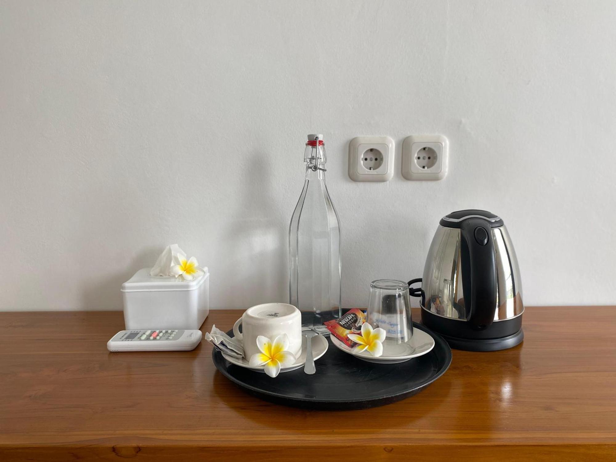 Zavana Rooms & Restaurant Tanjungkarang Екстериор снимка