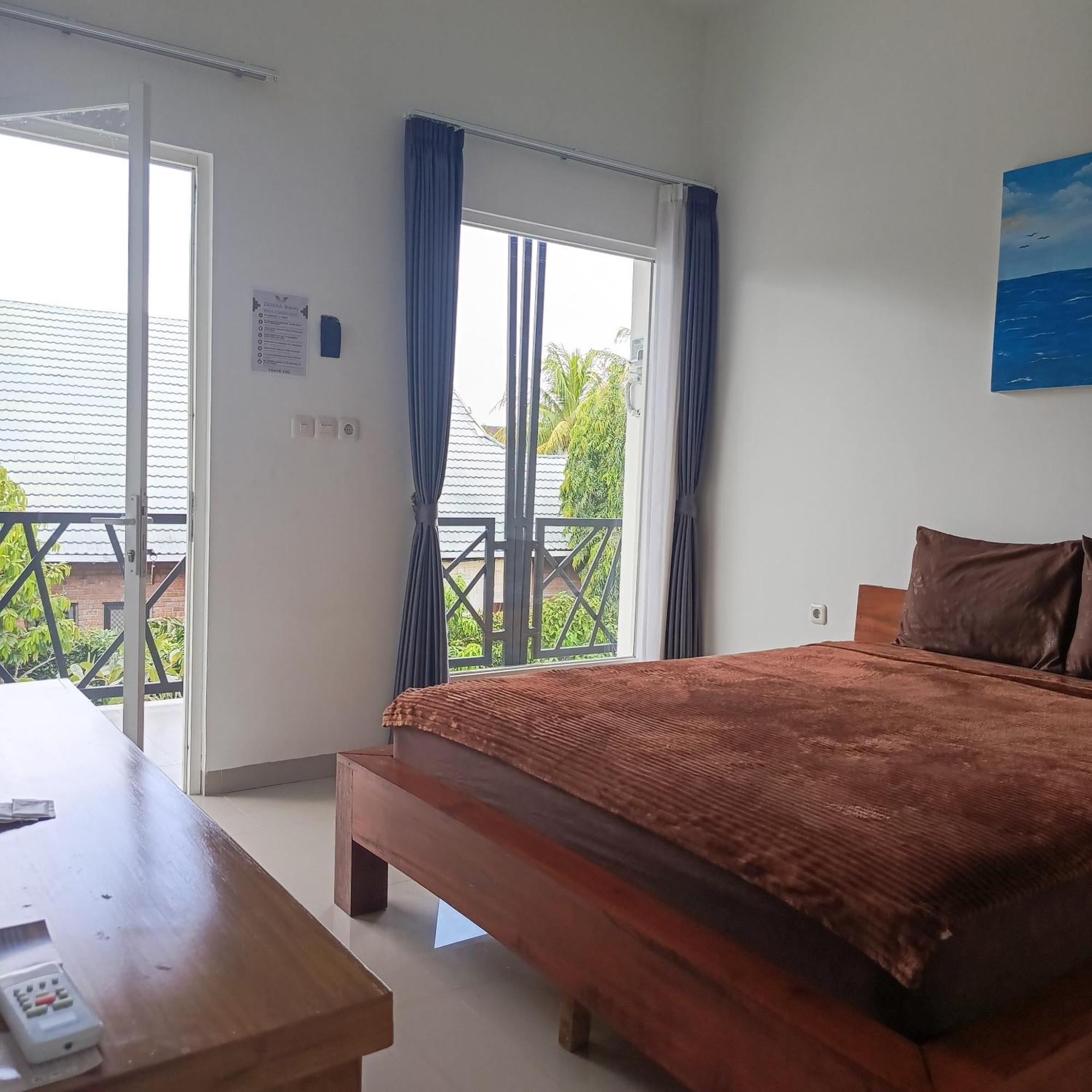 Zavana Rooms & Restaurant Tanjungkarang Екстериор снимка