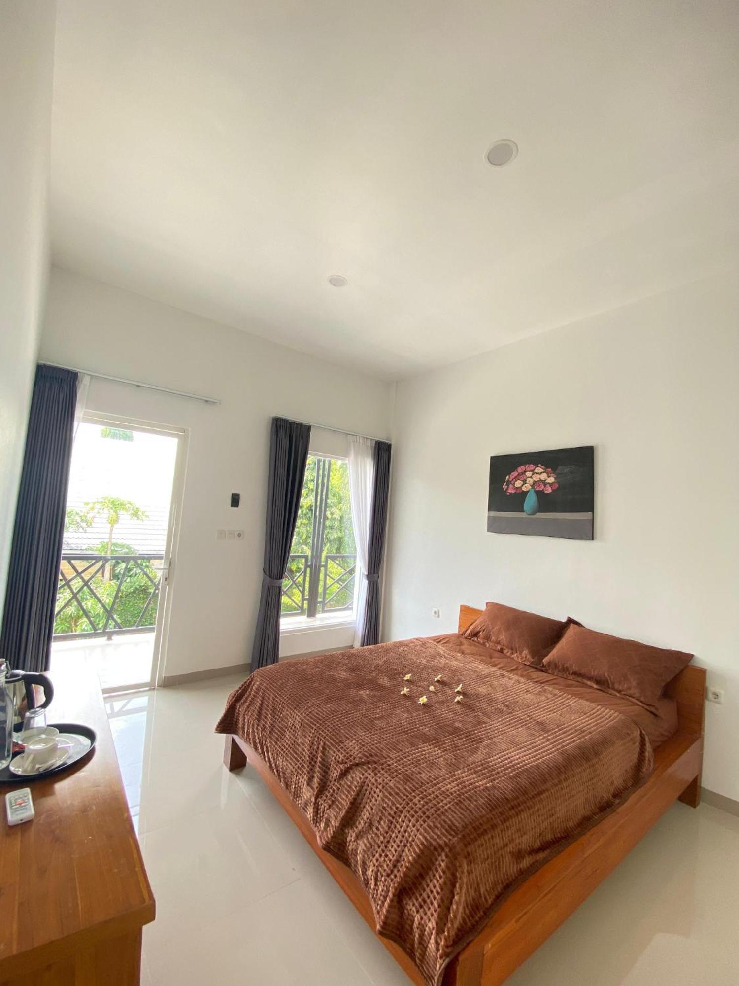 Zavana Rooms & Restaurant Tanjungkarang Екстериор снимка