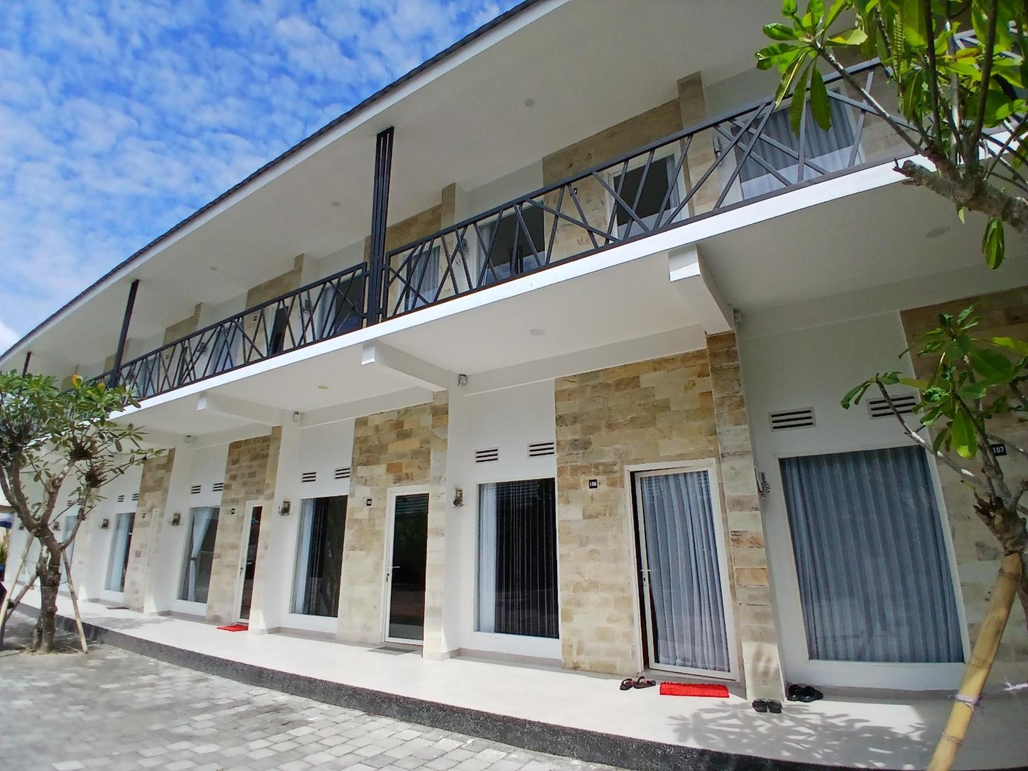 Zavana Rooms & Restaurant Tanjungkarang Екстериор снимка