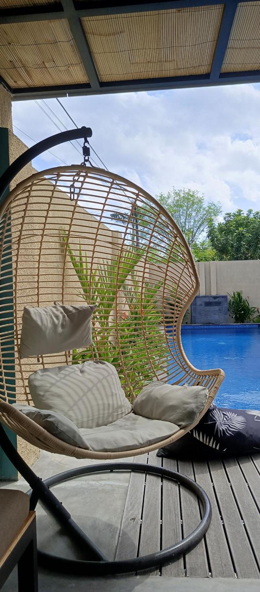 Zavana Rooms & Restaurant Tanjungkarang Екстериор снимка