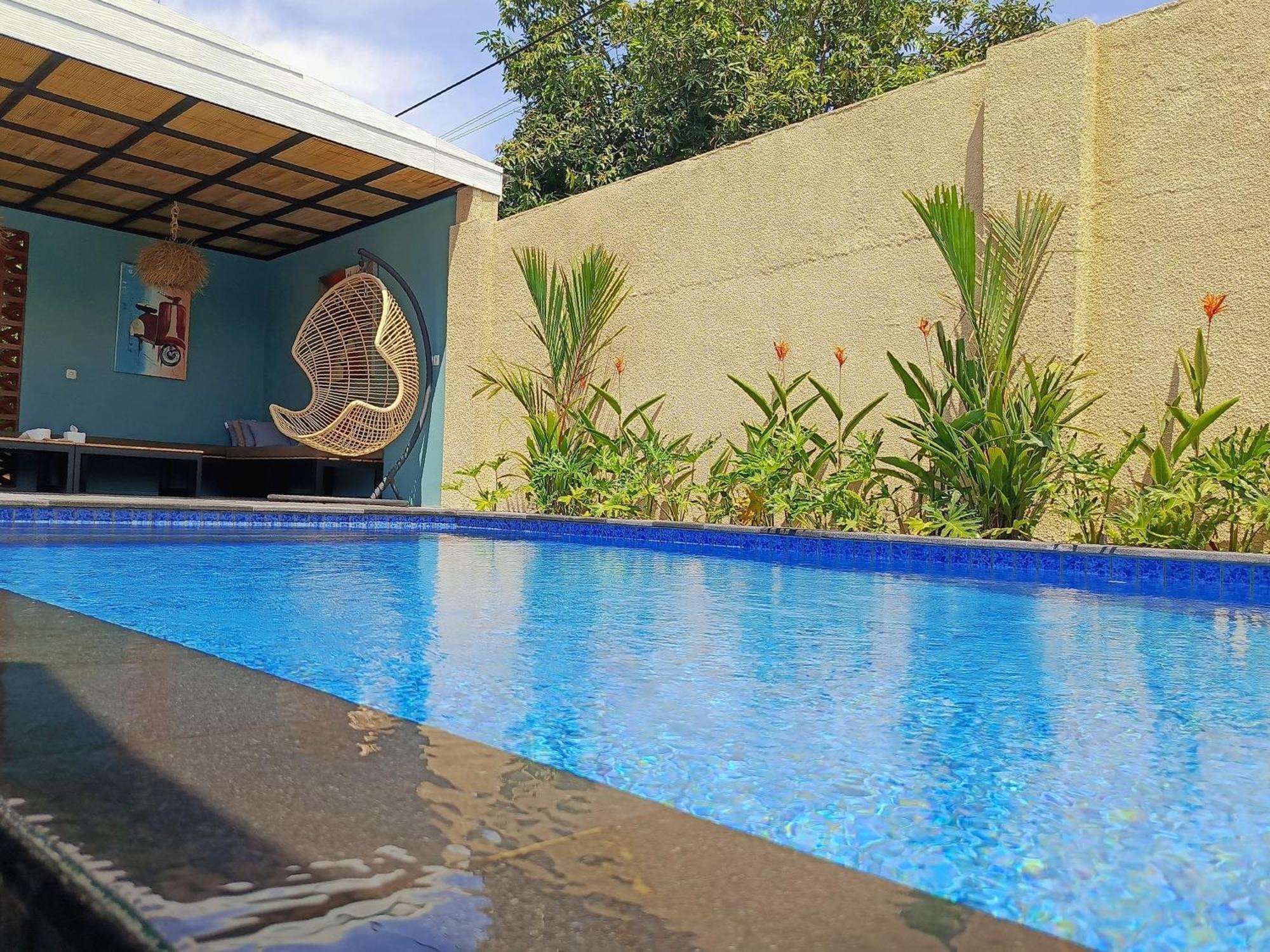 Zavana Rooms & Restaurant Tanjungkarang Екстериор снимка